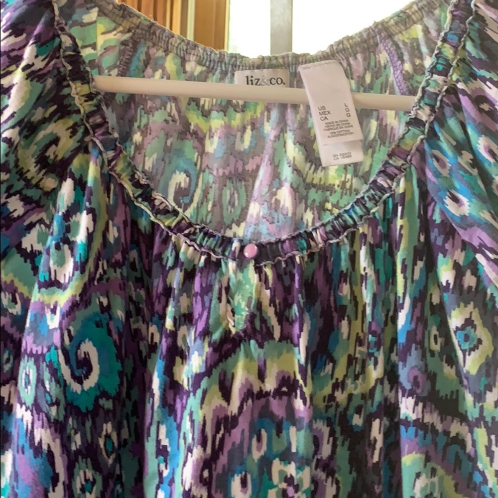 💙Liz Claiborne  peasant top💙2. For $15